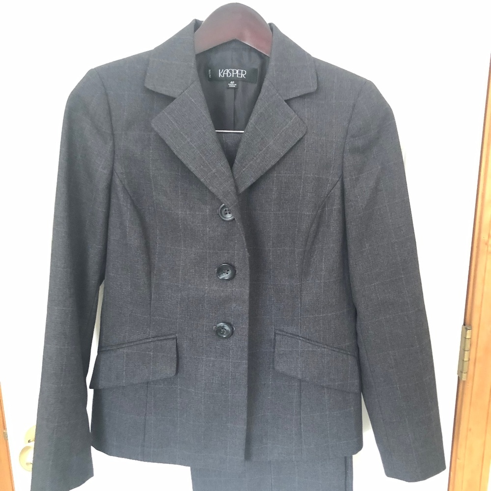 Women's 2-Piece Suit Jacket and Slacks; Size 4P